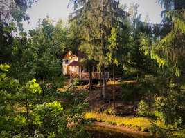 Дом у пруда, Гостевой дом Мраморная гора, Рускеала