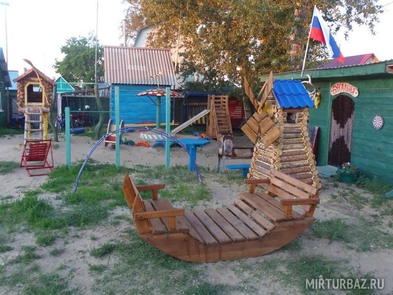 Детская площадка на территории базы | КАЛАМБУР, Алтайский край