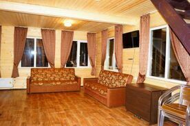 14 местный домик с 4 дополнительными местами на 1 этаже, База отдыха Иволга, Ульяновск