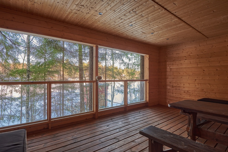 Большая Русская Баня на берегу озера