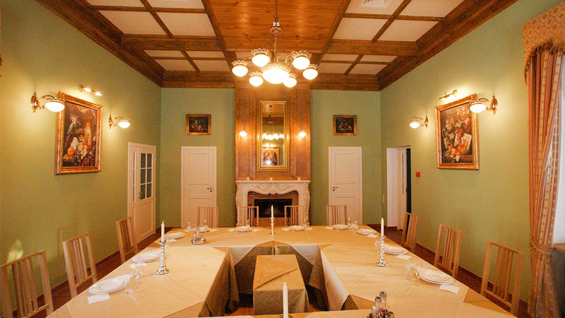 Камерный каминный зал