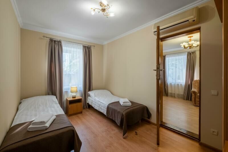 Семейный 6-местный 2-комнатный №11