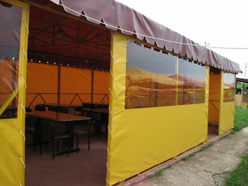 Желтая беседка