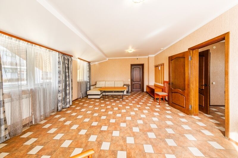 Люкс 4-местный 2-комнатный (с балконом)