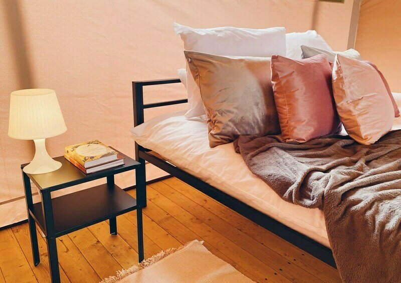 Глемпинг Комфорт 2-местный (Сафари-Тент с частичным видом на залив)