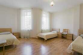 Номер 5-местный женский (белая комната), Гостевой дом Уют, Калининград