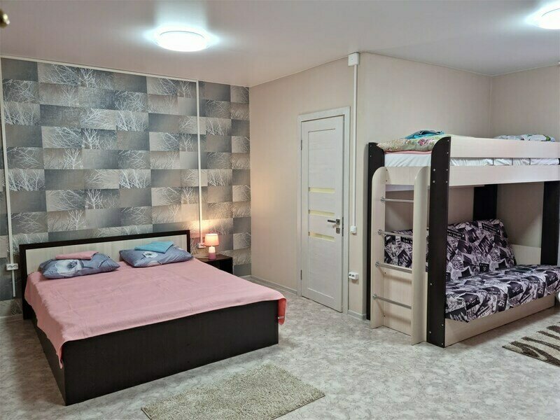 Семейный 4-местный (вид во двор)