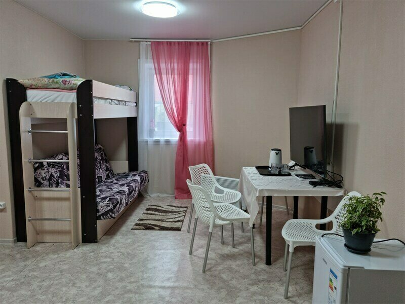 Семейный 4-местный (вид во двор)