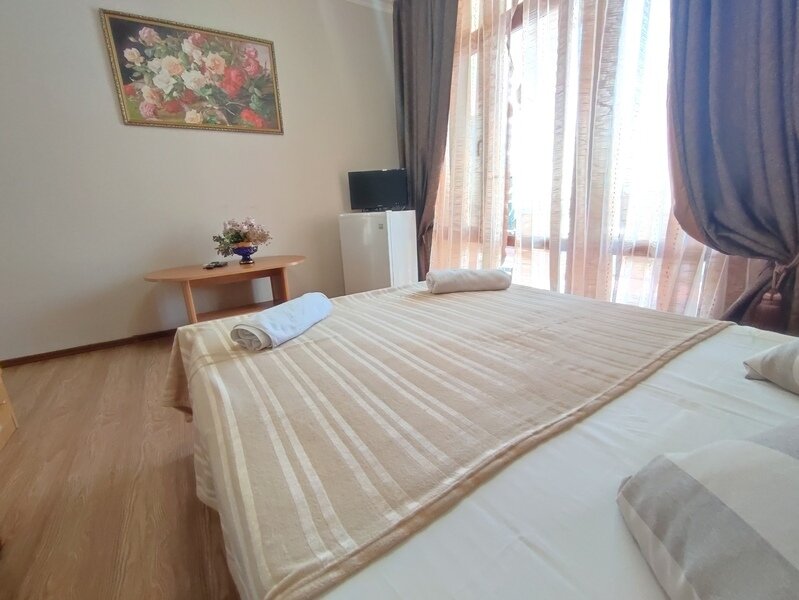 Комфорт 3-местный (с балконом, вид на море)