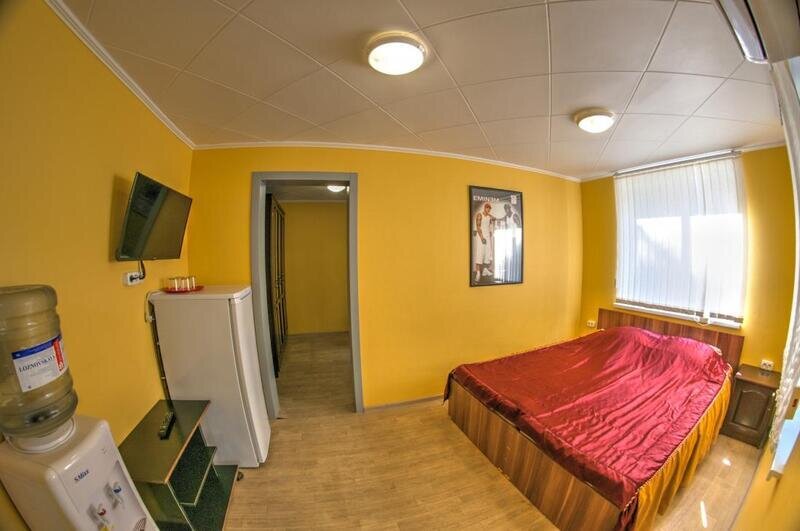 4-местный (в Усадьбе, №23)