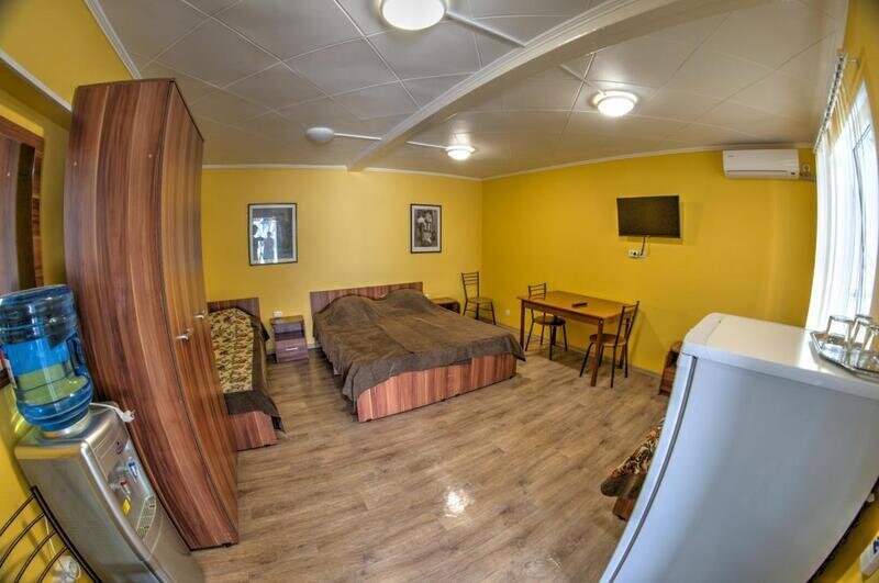 4-местный (в Усадьбе, №23)