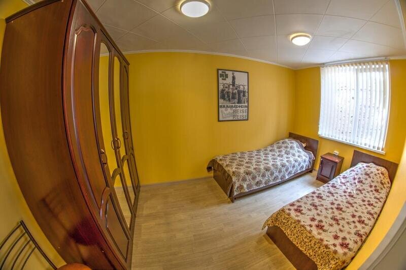 4-местный (в Усадьбе, №23)