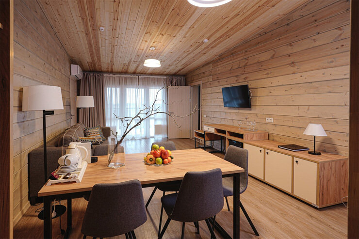 Семейный 4-местный 3-комнатный (Конгресс отель)