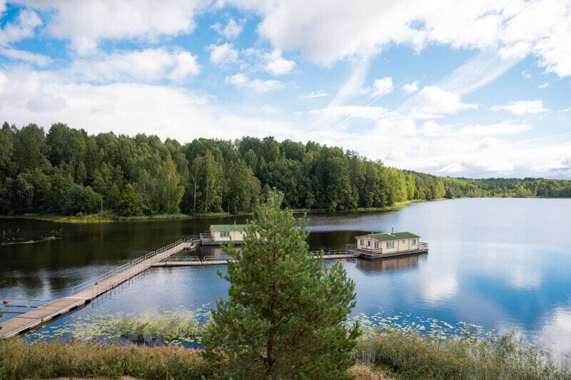 Домик 4-местный (на воде с баней)