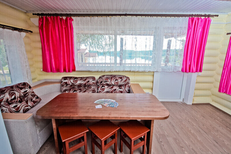 Коттедж 6-местный