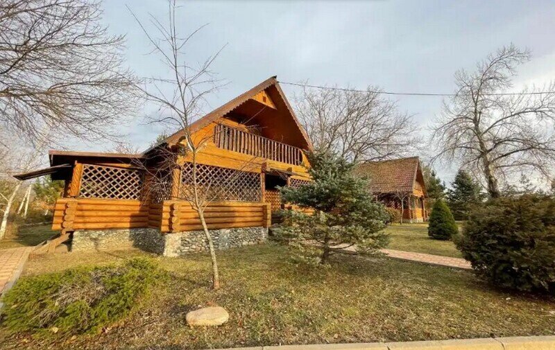 Коттедж 4-местный (с баней)