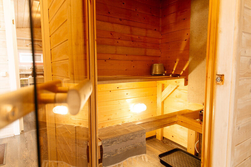 Домик 6-местный (№3, с сауной)