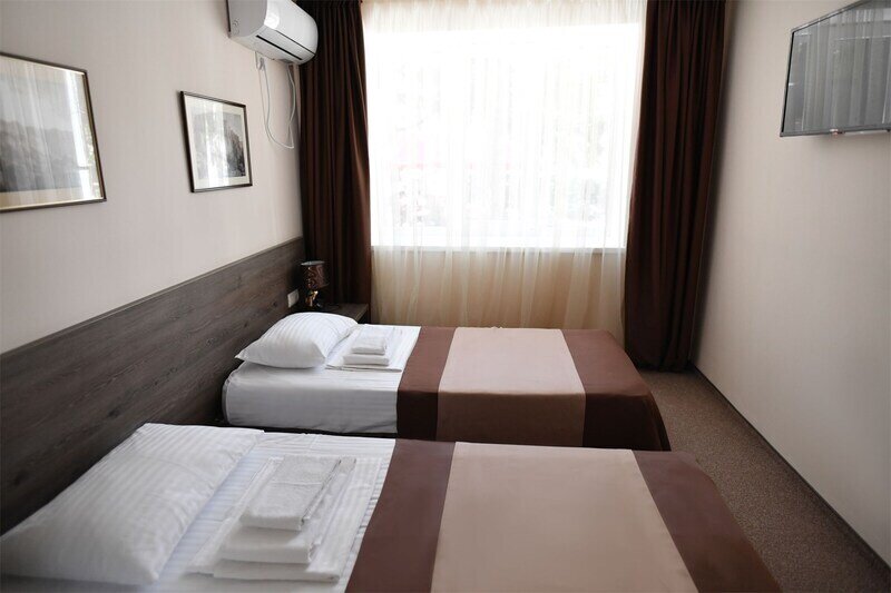 Полулюкс Семейный 2-местный 2-комнатный (север)