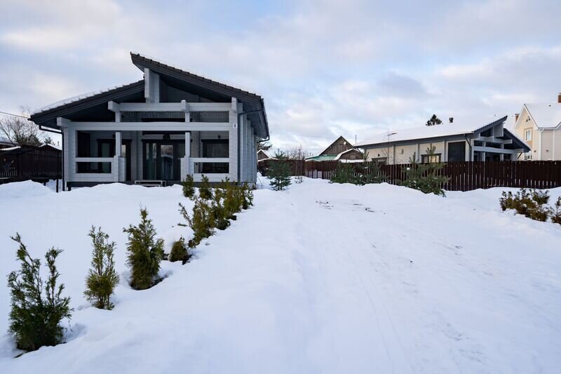 Подъезд к дому