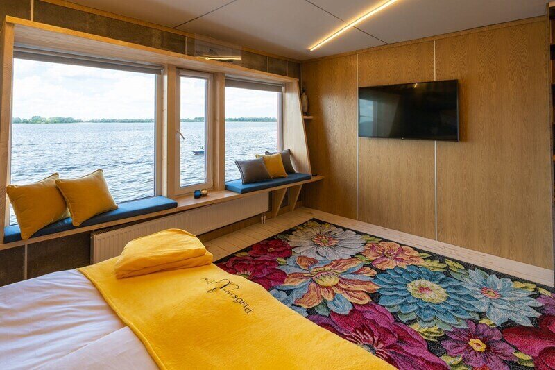 Дом 12-местный 7-комнатный