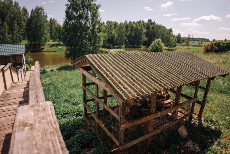 Коттедж 4-местный ВИП (с баней и беседкой на берегу озера)