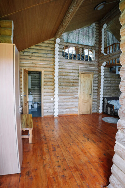 Коттедж 4-местный ВИП (с баней и беседкой на берегу озера)