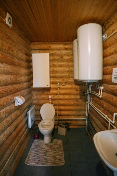 Коттедж 4-местный ВИП (с баней и беседкой на берегу озера)