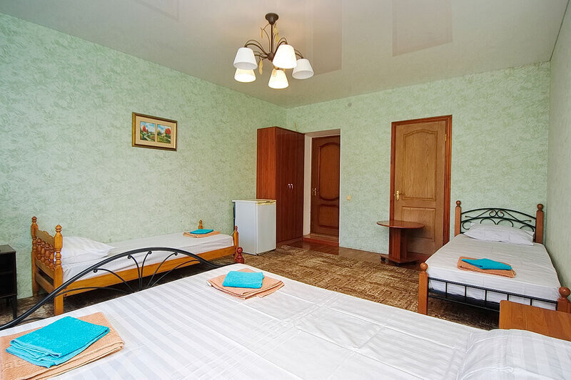 Люкс 4-местный (с балконом)