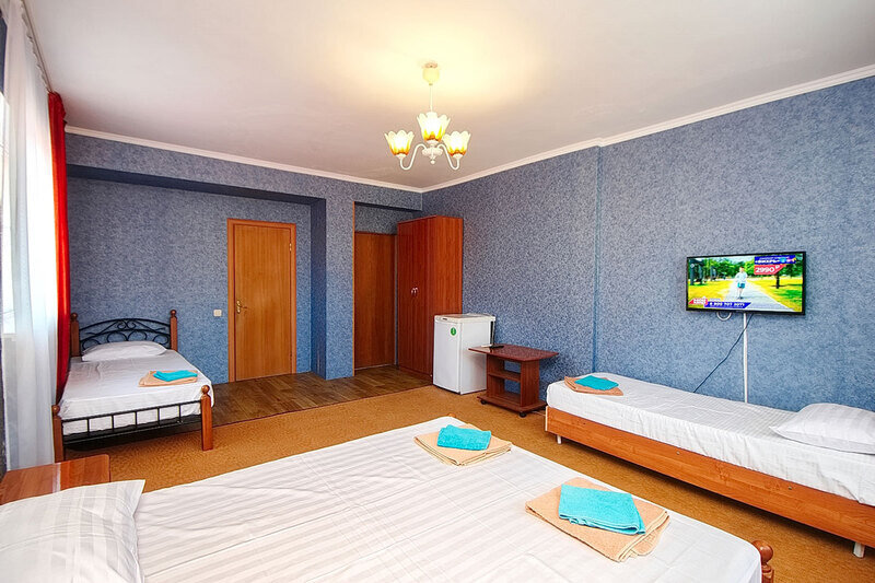 Люкс 4-местный (с балконом)