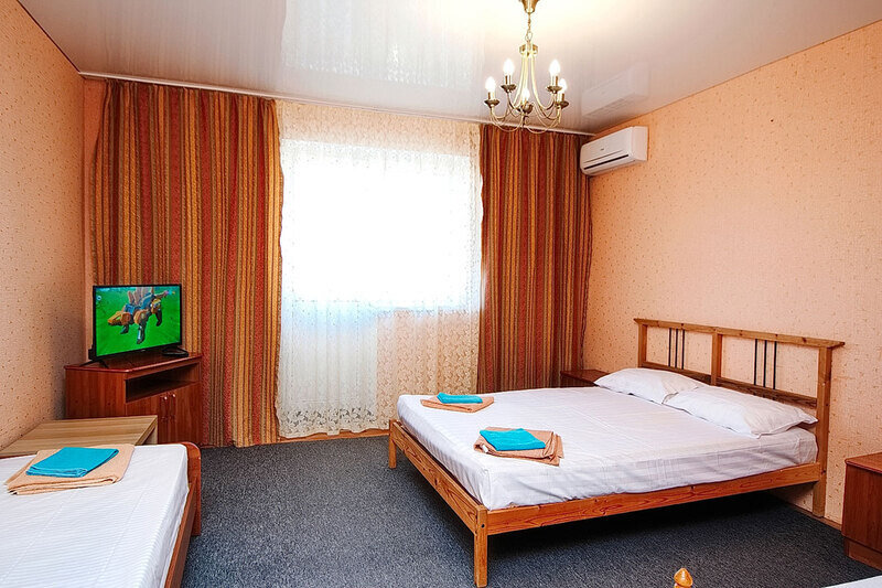 Люкс 4-местный (с балконом)