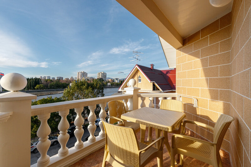 Семейный 5-местный (с балконом, вид на море)