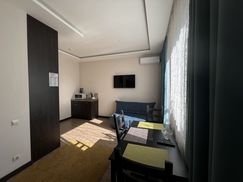 Люкс 4-местный (с видом на горы)