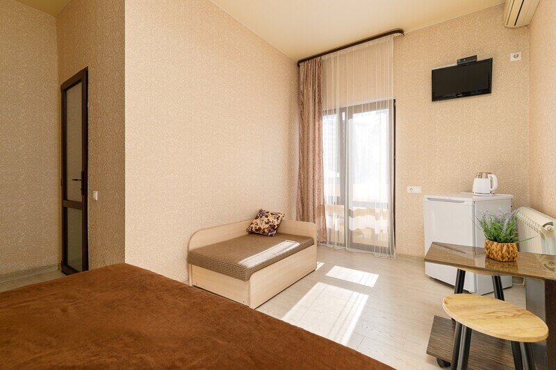 Стандартный 3-местный DBL (4 этаж, с балконом)