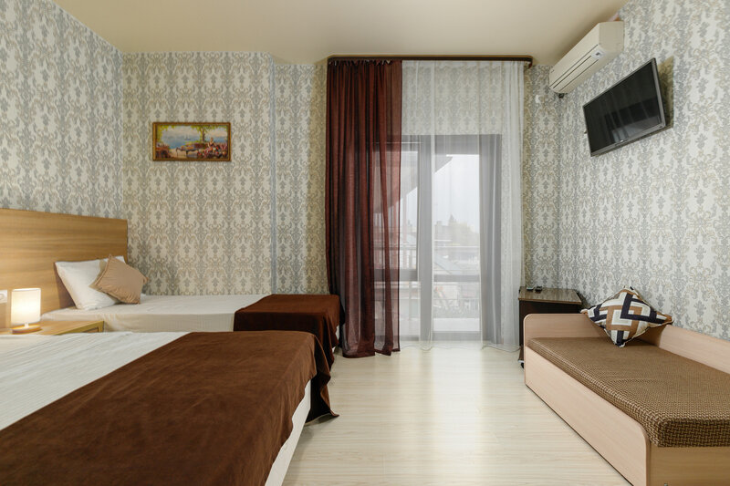 Стандартный 4-местный (DBL, с балконом)