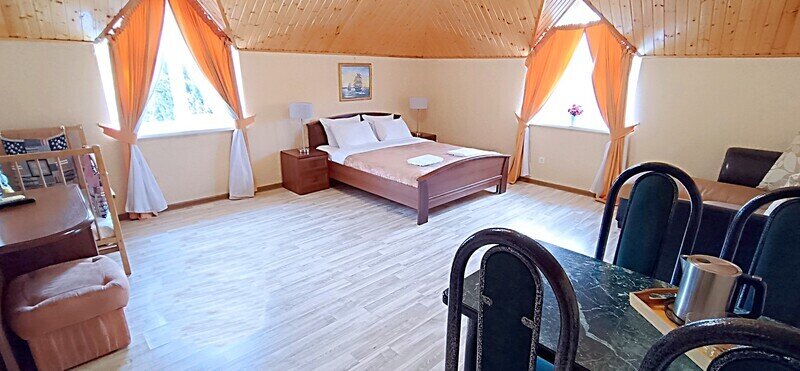 Семейный 6-местный 2-комнатный (с балконом)