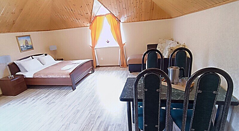 Семейный 6-местный 2-комнатный (с балконом)