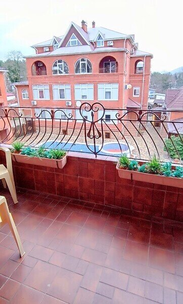 Семейный 6-местный 2-комнатный (с балконом)