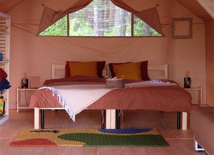 Лесной глэмпинг