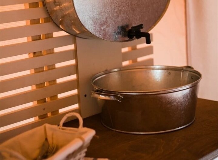 Лесной глэмпинг