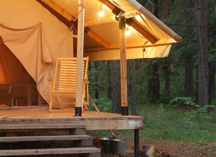 Лесной глэмпинг