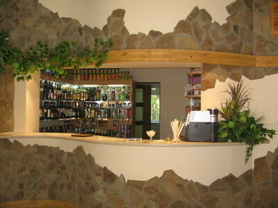 Бар и барная стойка в столовой