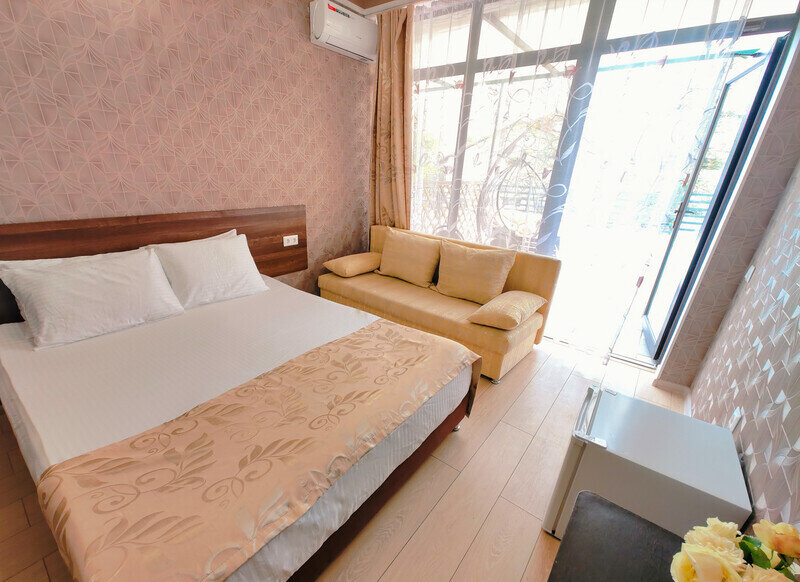 Полулюкс 4-местный 1-комнатный (с террасой)