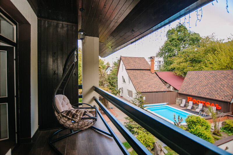 Улучшенный 2-местный (с балконом, вид на горы)