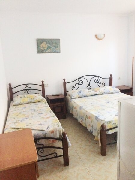 Эконом 3-местный (1 этаж, сан. узел на этаже)