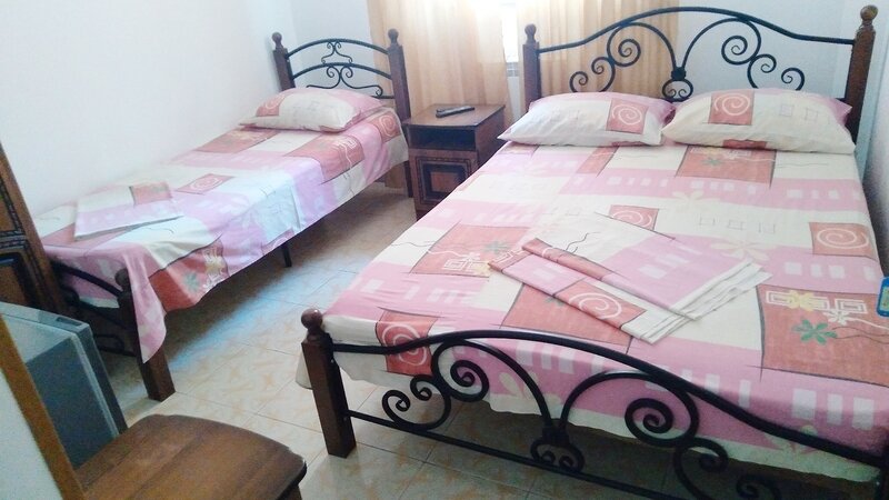 Эконом 3-местный (1 этаж, сан. узел на этаже)