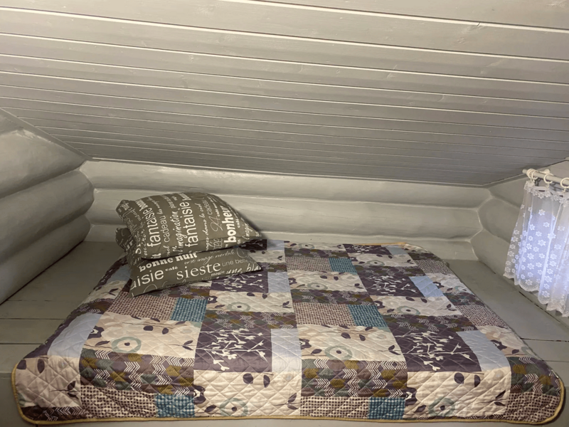 Коттедж 6-местный 3-комнатный (Изба Солнечная)