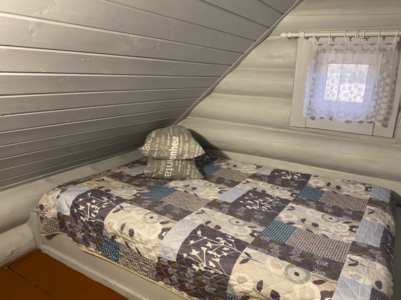 Коттедж 6-местный 3-комнатный (Изба Солнечная)