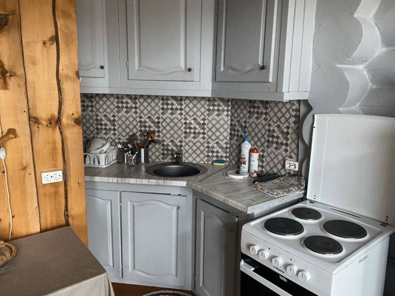 Коттедж 6-местный 3-комнатный (Изба Солнечная)