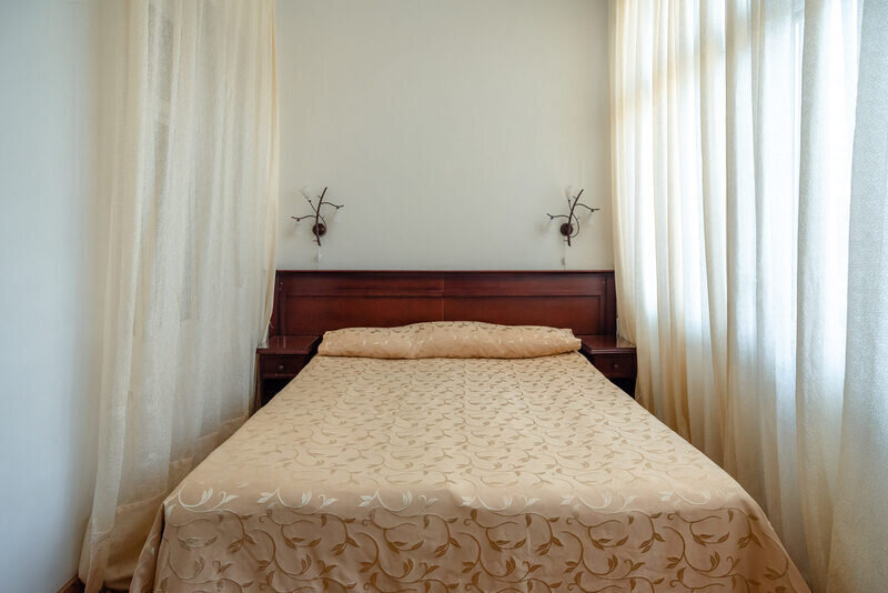 Улучшенный 2-местный (№7,12 корпус Б двуспальная кровать)