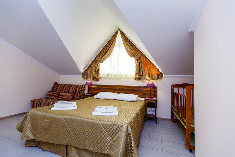 Апартаменты 4-местный 2-комнатный (с кухней, мансарда)